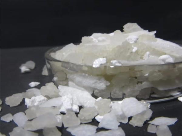 融雪劑廠家簡析其產品功效特點